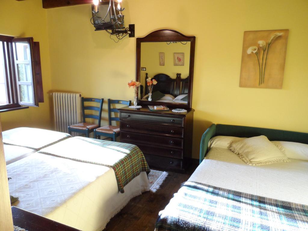 Casa El Campu Guest House Infiesto Room photo