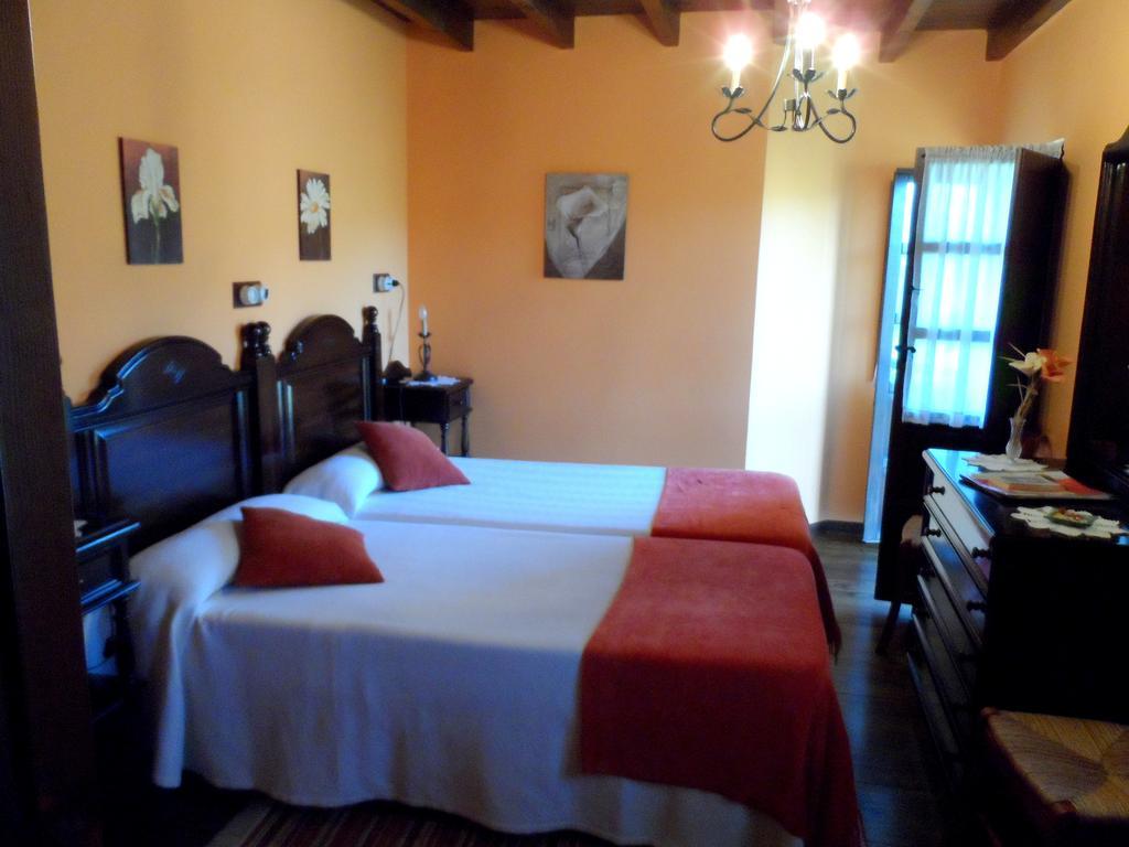 Casa El Campu Guest House Infiesto Room photo