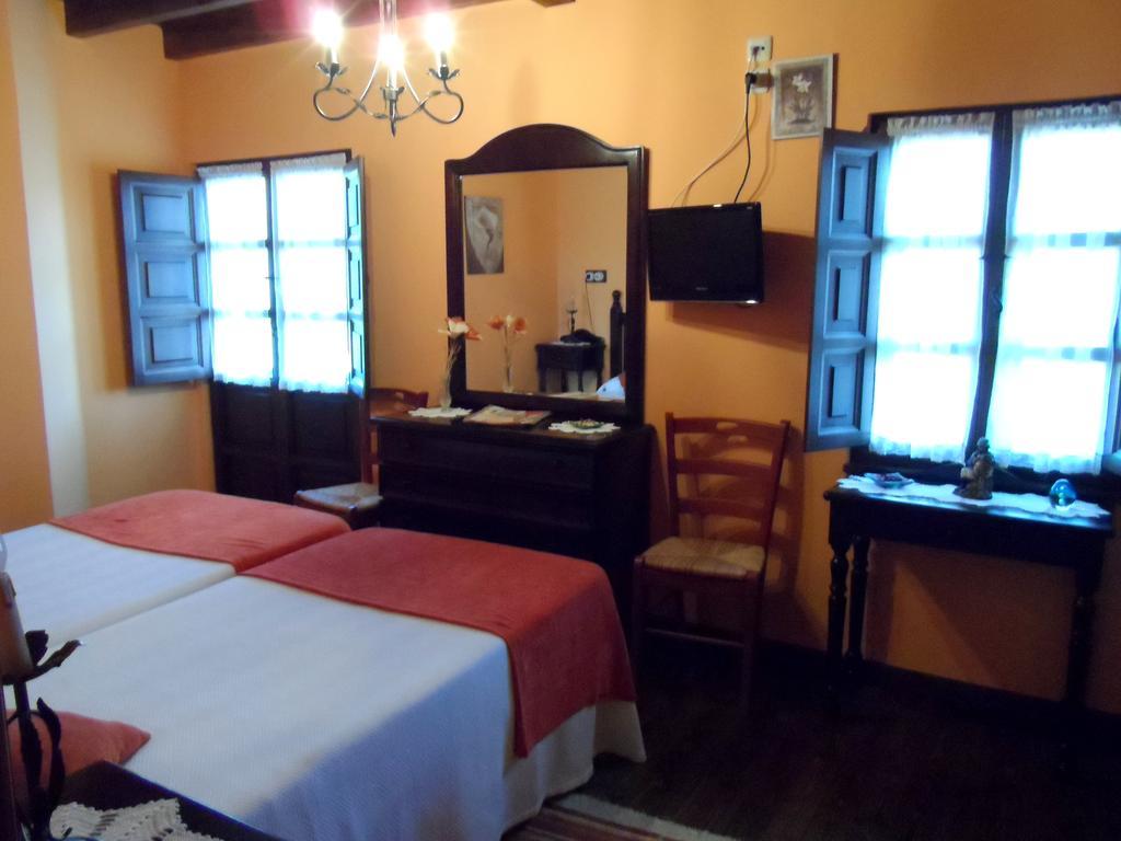 Casa El Campu Guest House Infiesto Room photo