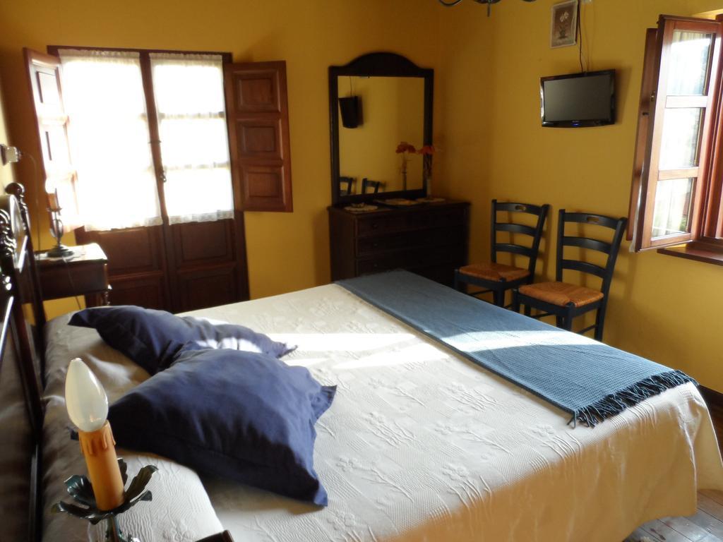 Casa El Campu Guest House Infiesto Room photo